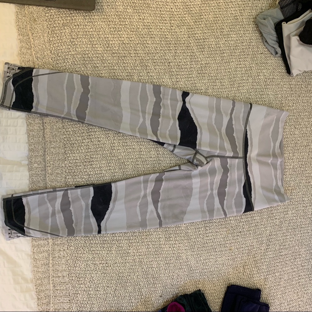 Lululemon cropped leggings